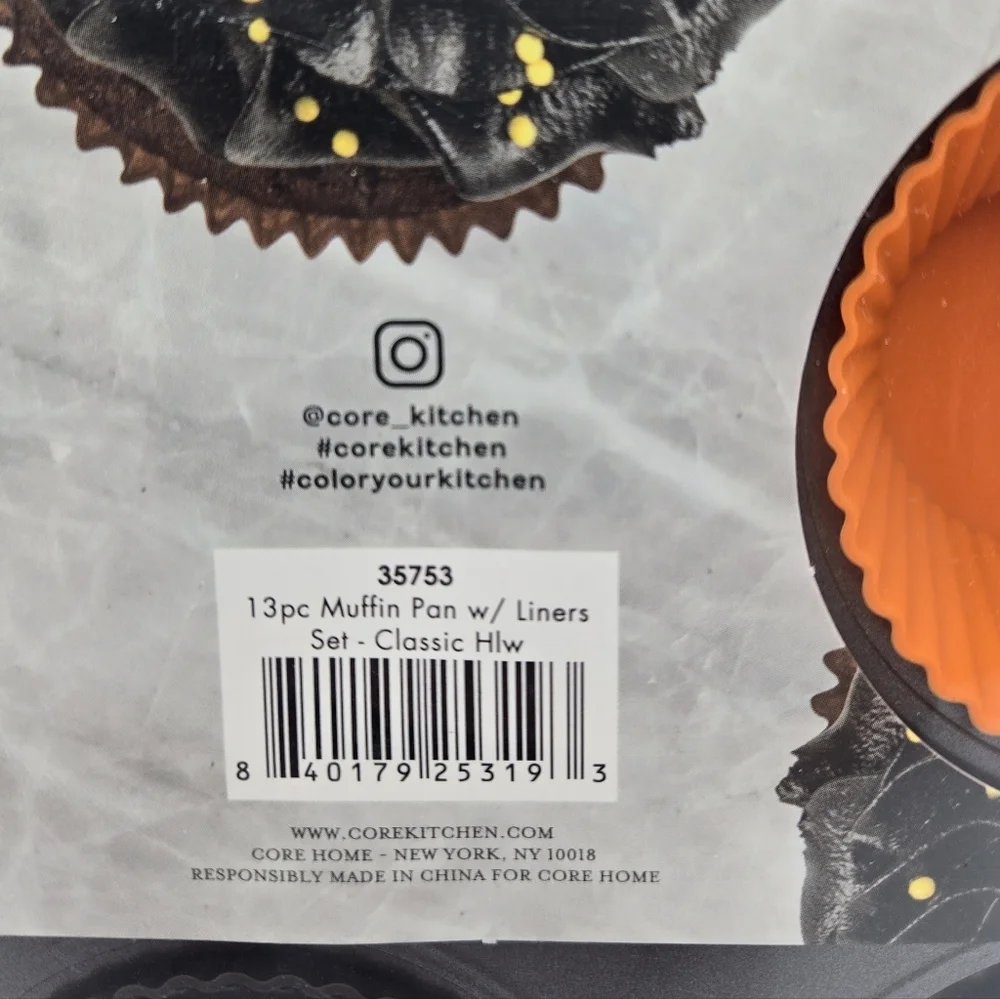 Core Kitchen Classic Halloween Everyday Muffin Cupcake Pan with Silicone Liners